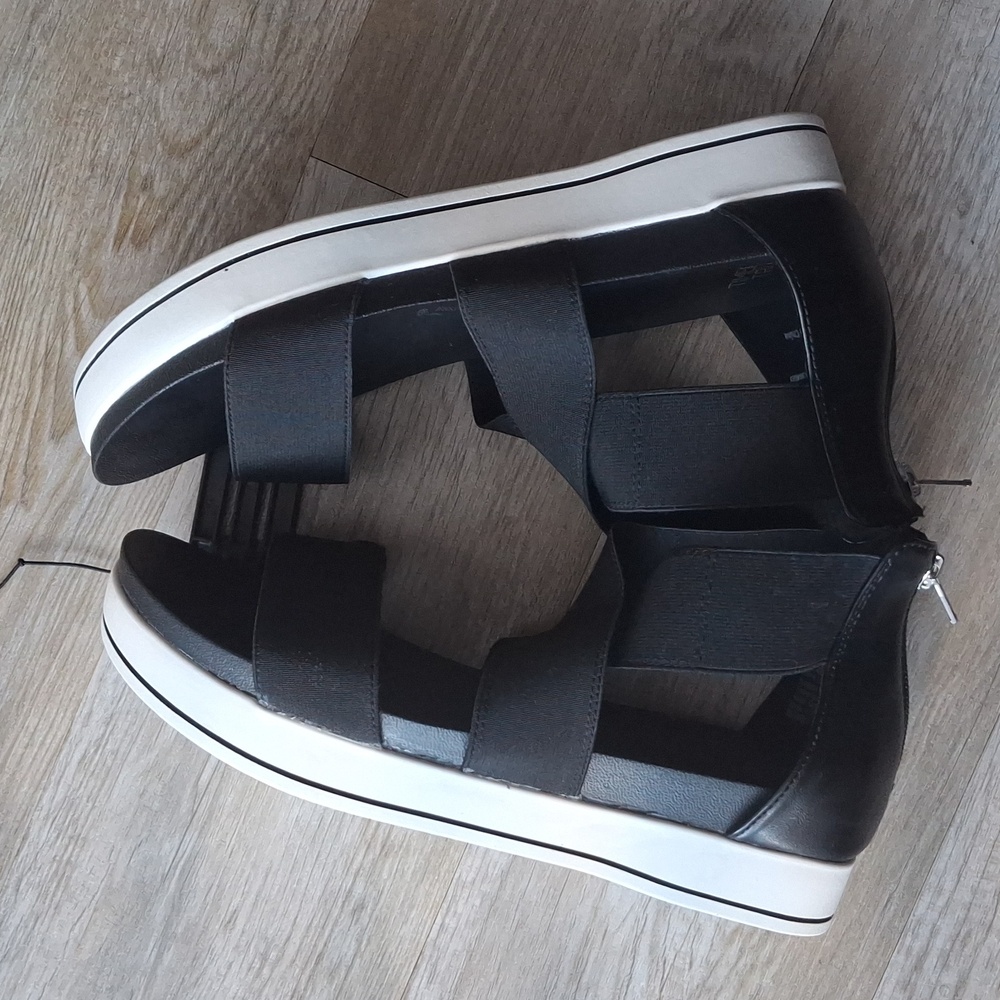 Time and Tru Black Platform Sandals